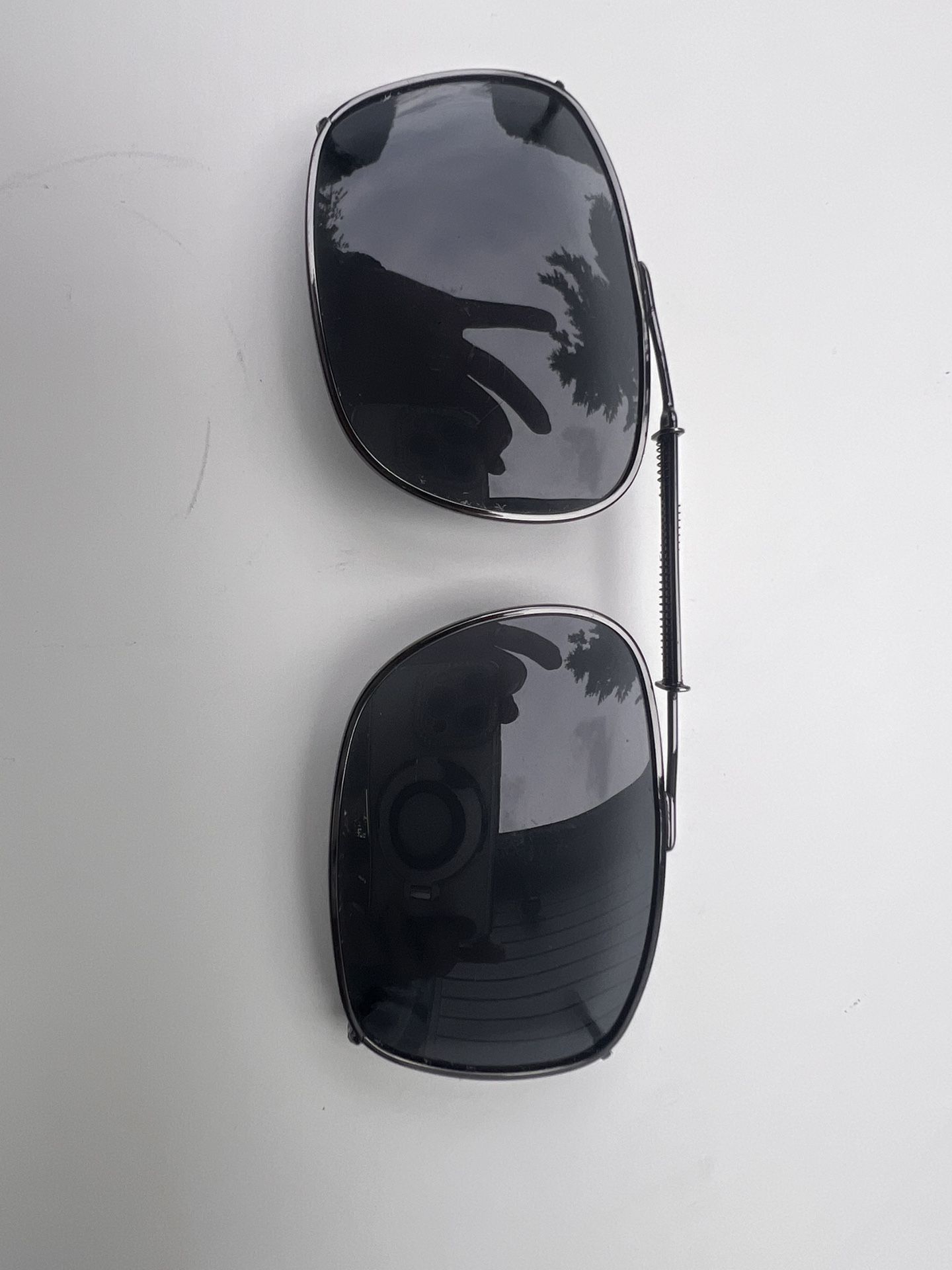  Men's Clip-On Sunglasses – Polarized UV Protection