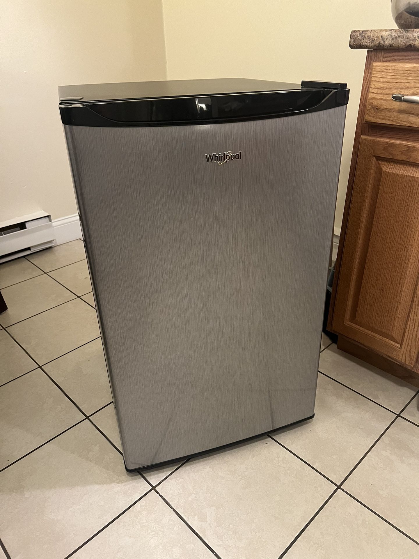 Whirlpool 4.3 cu ft Mini Refrigerator Stainless Steel