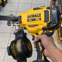 Dewalt 20v XR Coil Roofing Nailer Tool Only 