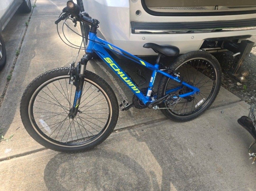 Boys Mountain Bike GreaT Condition!