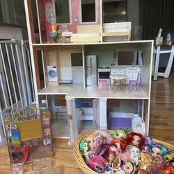Rainbow High House, Car, Dolls & Accessories 