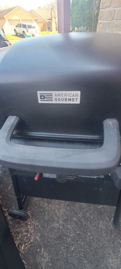 CHAR BROIL " AMERICAN GOURMET  " GAS / CHARCOAL  GRILL