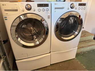 LG Washer and Dryer Set
