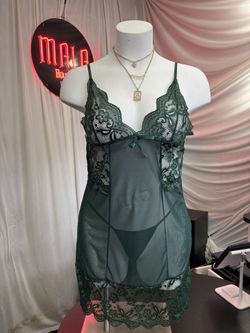 WOMEN CLOTHES AND LINGERIE 