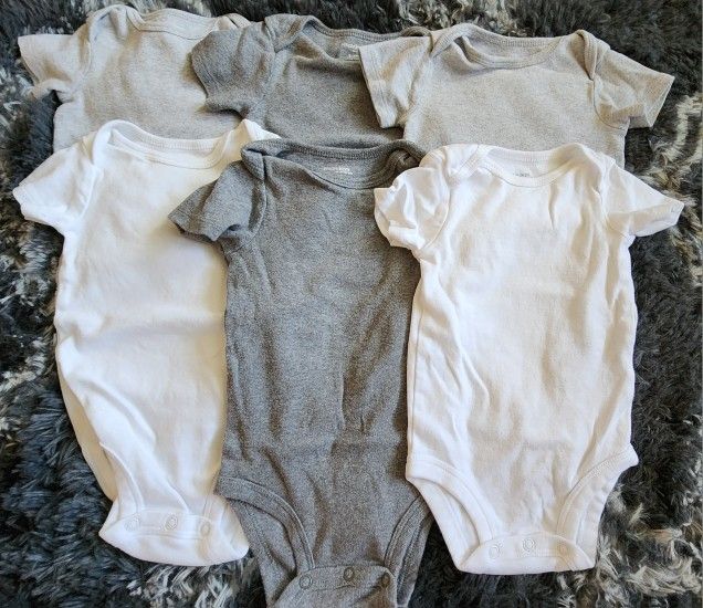 Simple Joy's By Carter's BRAND NEW 3-6 Months Set Of 6 Short Sleeve Undershirts