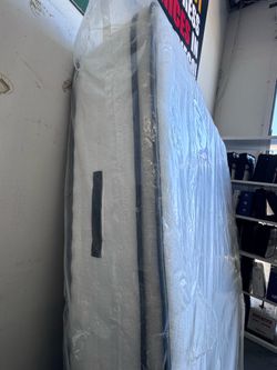 Queen Mattress Brand New - Paid $498 selling for $290