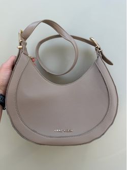 PICK UP TODAY – Beige Anne Klein Purse