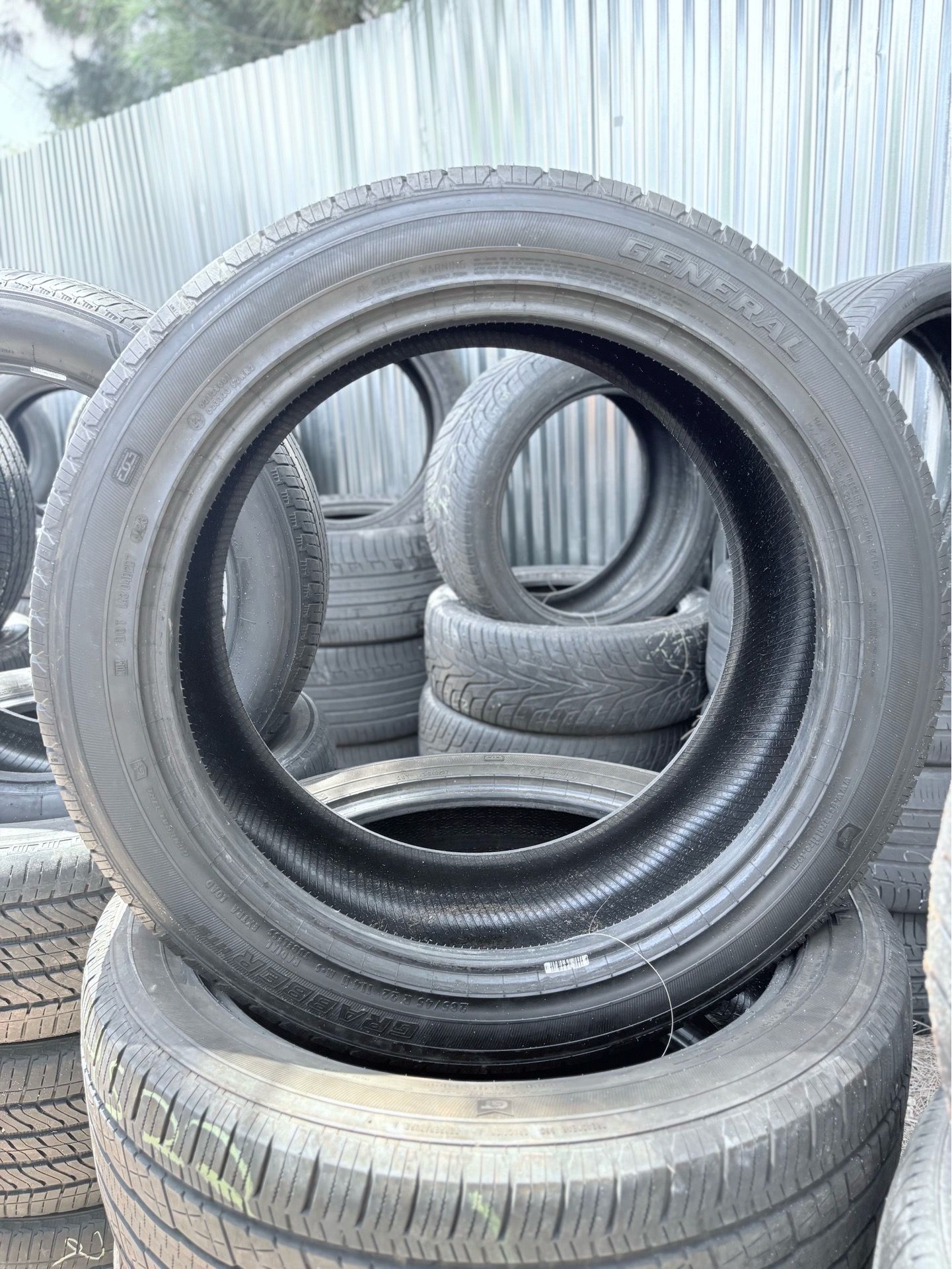 General Grabber tires 285/45R22