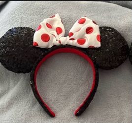 Pocka dots Minnie ears