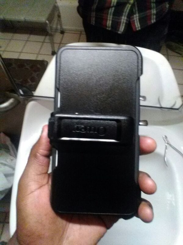 Iphone 6 plus otterbox with clip