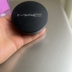 New Mac Studio Fix Powder (NC30)