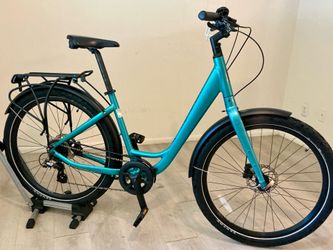 Gorgeous Giant Comfortable Hybrid | LOADED | LIKE NEW | 1-owner | Ready to Roll | Disc Brakes