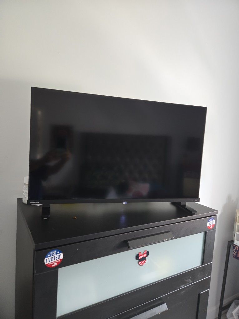 New Toshiba TV 32"