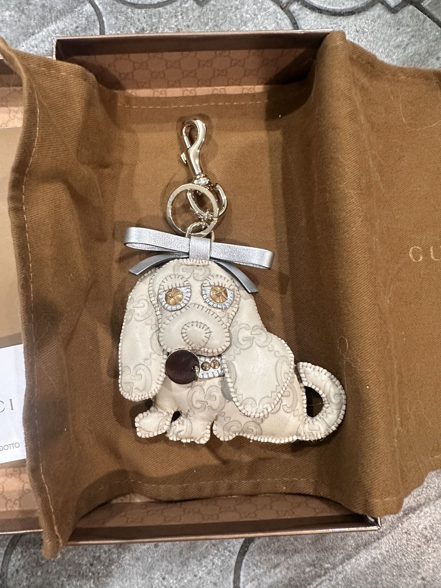Gucci dog cheap keychain