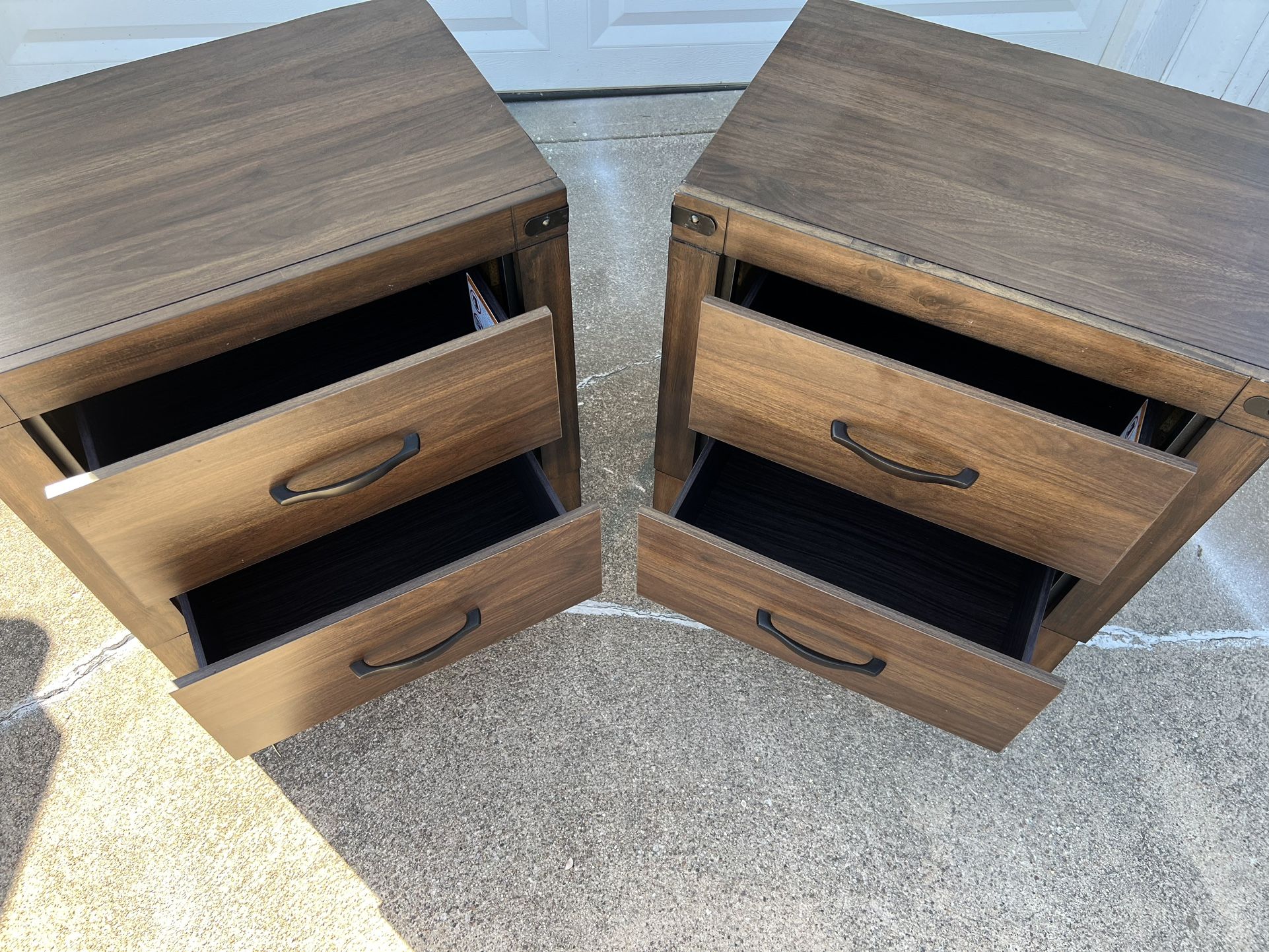 Dark Wood Set Of 2 Nightstands for Sale in Dallas, TX OfferUp