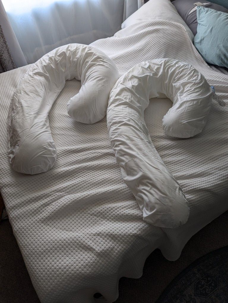 Swan Contour Pillow (2)