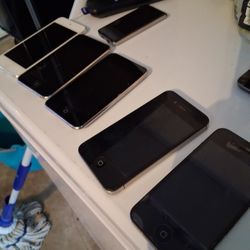 3 Ipods 2 Iphones