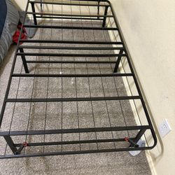 8Metal Bed Frames – Good Condition