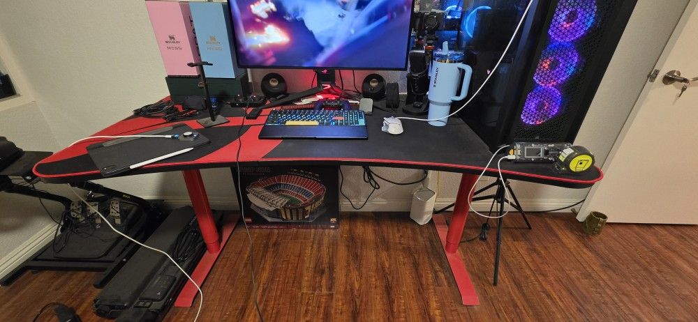Arozzi Arena Large Gaming Desk