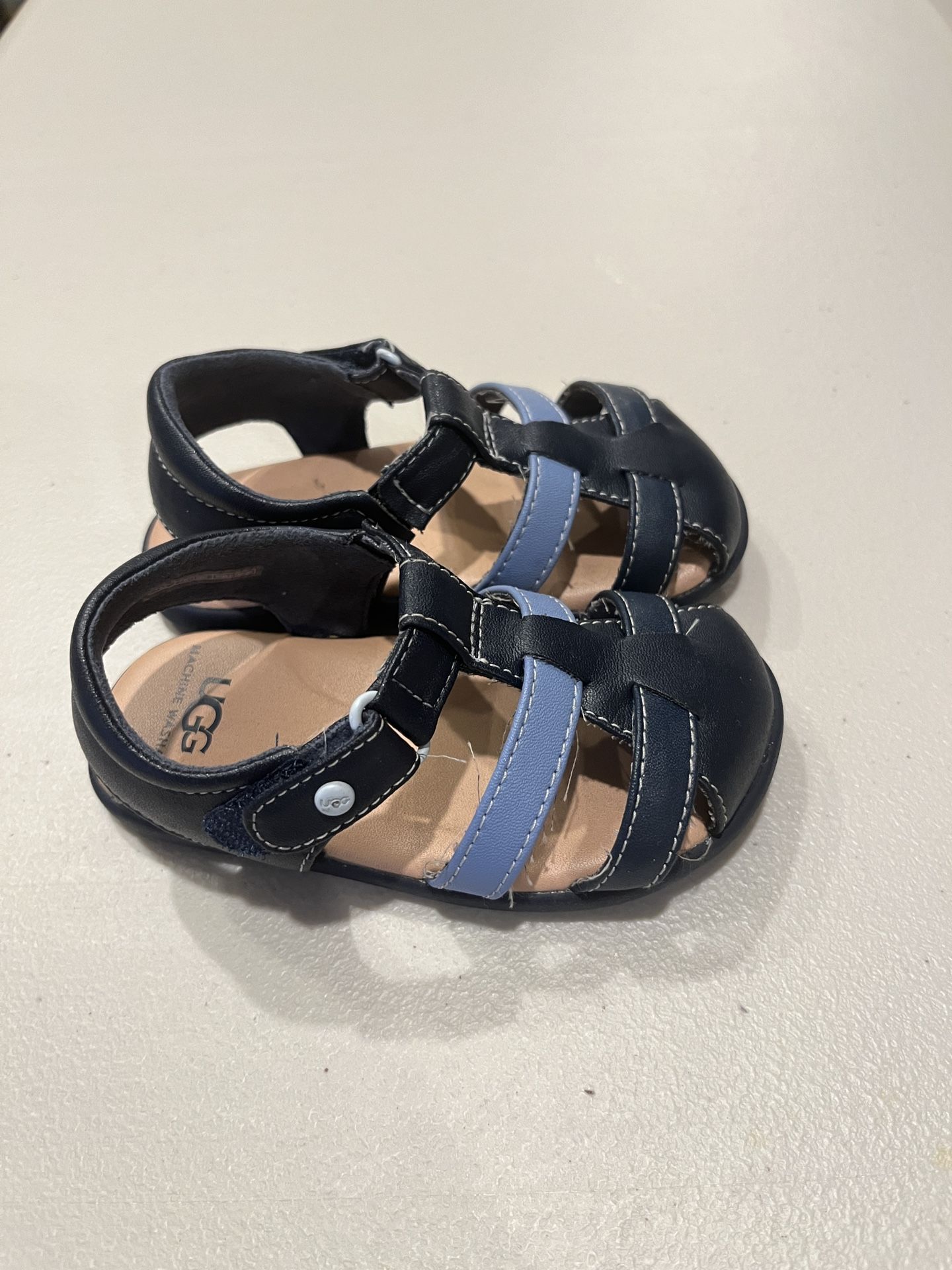 UGG Toddler Leather Sandals Sz 6-7