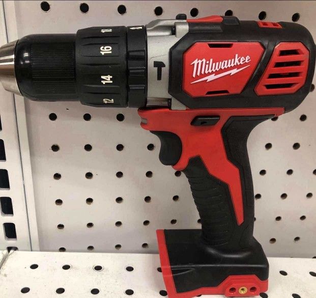 Milwaukee New Hammer Drill 18M- NUEVO