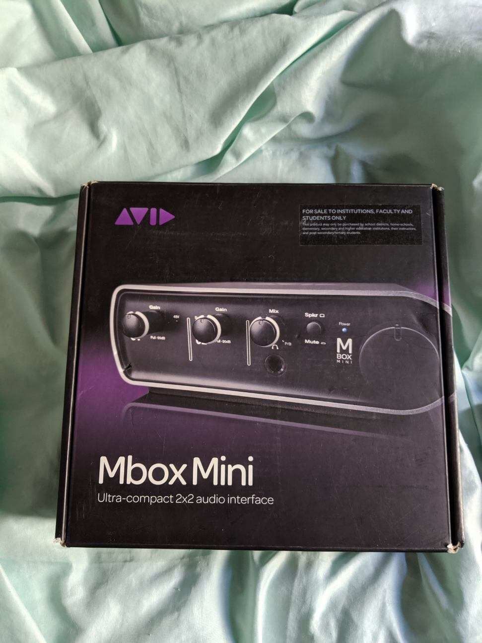 Avid Mbox Mini Audio interface + ProTools 9 +10 Student addition