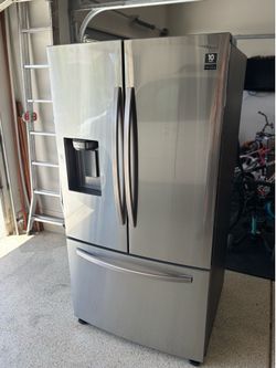 Samsung - 27 cu. ft. 3-Door French Door Refrigerator - $500 (Summerlin)