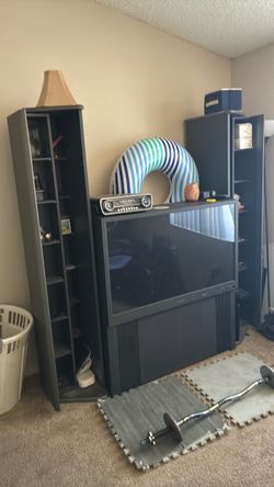 Tv w/entertainment center
