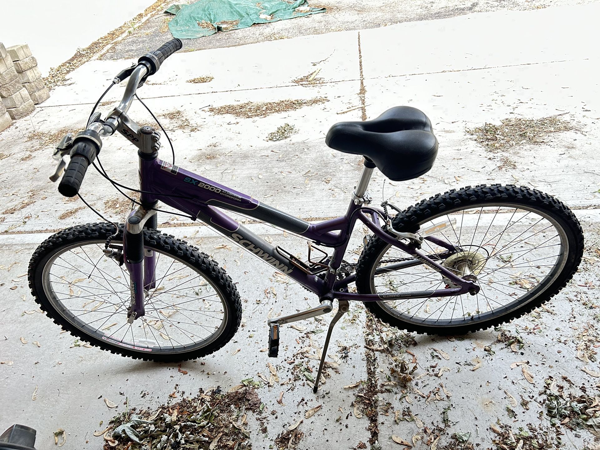 Schwinn Bicycle SX2000 Aluminum Hydroform Bike for Sale in