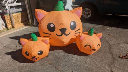 Cat pumpkins Halloween inflatable decoration