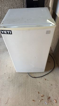 Kenmore mini Fridge