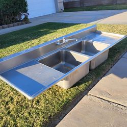 Commercial stainless steel sink