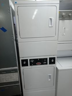 Unimac unitized dryer tower (needs two 220v outlets) - Free delivery