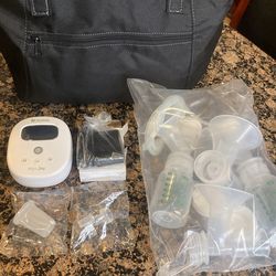  BRAND NEW BREAST PUMP with TOTE‼️