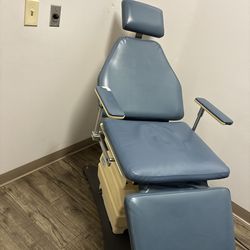 Free power medical office chair  midmark MTI