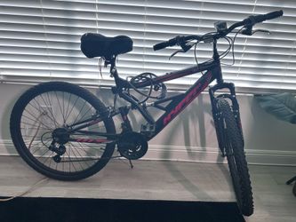 Hyper Mountain Bike