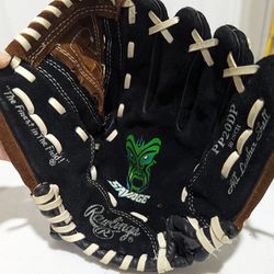 Rawlings Savage PP20DP 10" Right Handed Thrower Baseball Glove Left Hand Catch

Pick up in Deer Park Texas 77536 