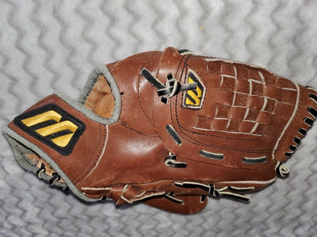 Mizuno Baseball Glove