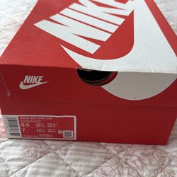 WOMENS NIKE DUNK LOW