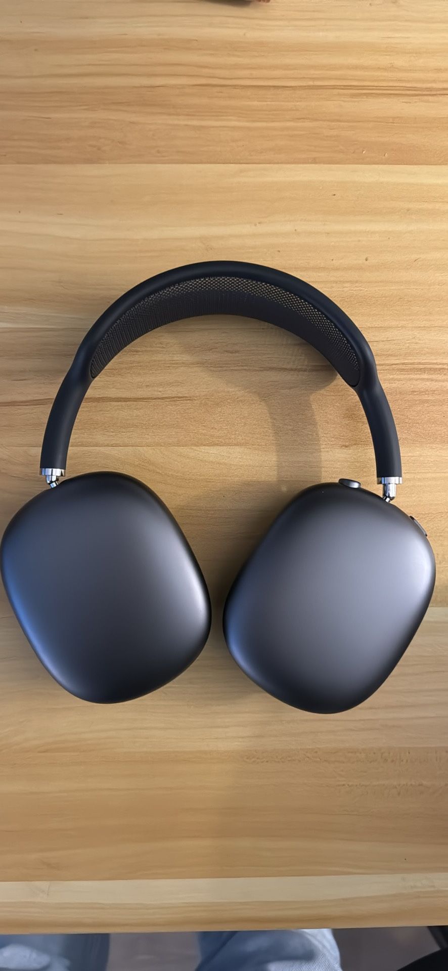 Apple Airpods Max Lightning