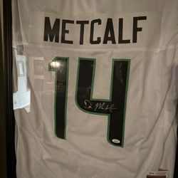 DK Metcalf Autographed Jersey