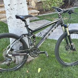 felt virtue sport 17.5 inch frame Medium,full suspension hydraulic disc brakes great shape