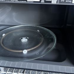 Microwave - LG. Like New 