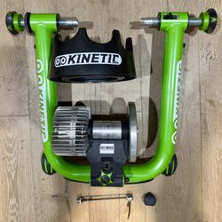 Kurt Kinetic Fluid Trainer w/front wheel Stand, Quick Release skewer & Garmin Speed Sensor 