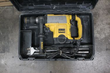 DEWALT D25604 1-3/4" SDS Max Rotary Hammer W/ 5 Bits