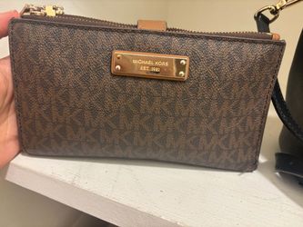 Michael Kors Signature Zip Wristlet Wallet