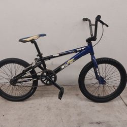 2007 GT Power Series PRO New School BMX Racing Bike 20 Inch Bicycle