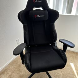 Arozzi Inizio gaming chair