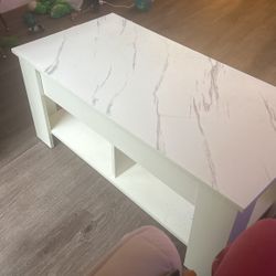 Coffee table w/ Storage 