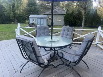 Title: 4-Piece Patio Set with Glass Top – Like New